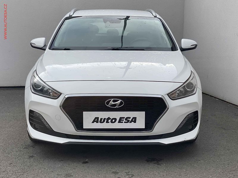 Hyundai i30 (2020) 1.4 T-GDi, ČR, Trikolor, AC - fotka 2 z 17