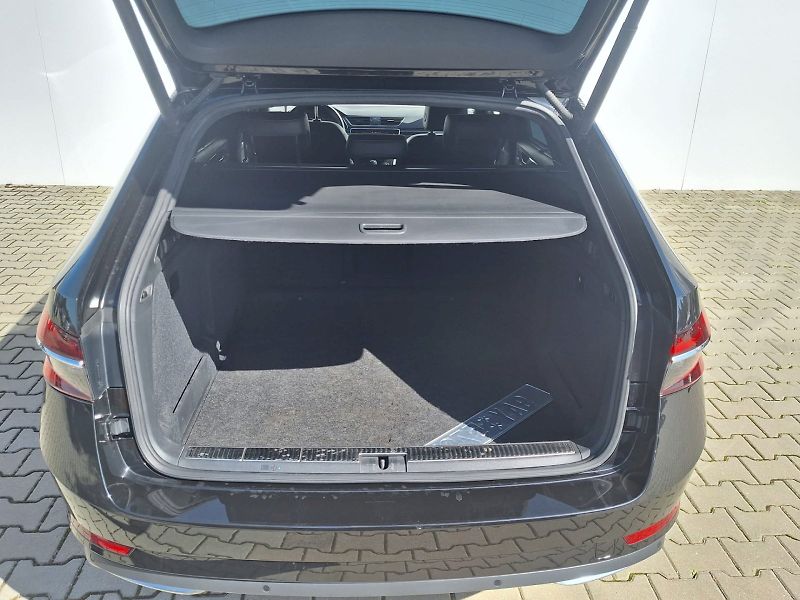 Škoda Superb (2023) COMBI / 2.0TDI / 140 kW / 7DSG - fotka 10 z 31