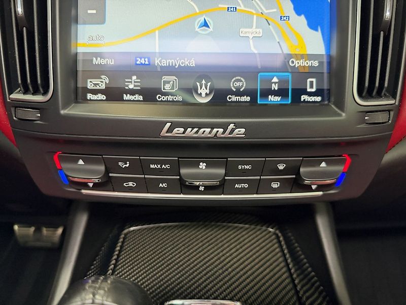 Maserati Levante V6 Q4 DIESEL, PANORAMA, VZDUCH - fotka 20 z 28