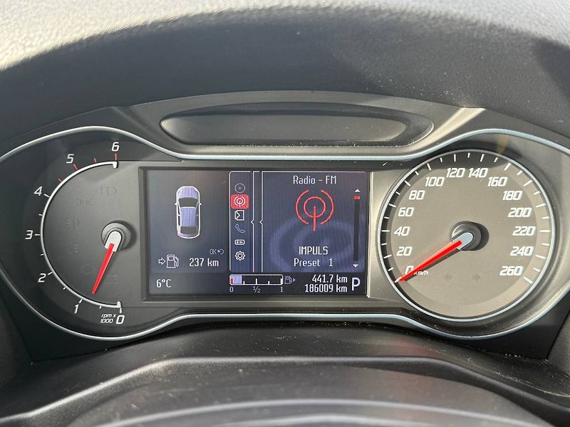 Ford Mondeo (2011) 2.0 TDCi 120 kW AT - fotka 11 z 22