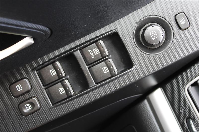 SsangYong Korando 2,0 D20T  AUTOMAT,4x4,TAŽNÉ - fotka 21 z 27