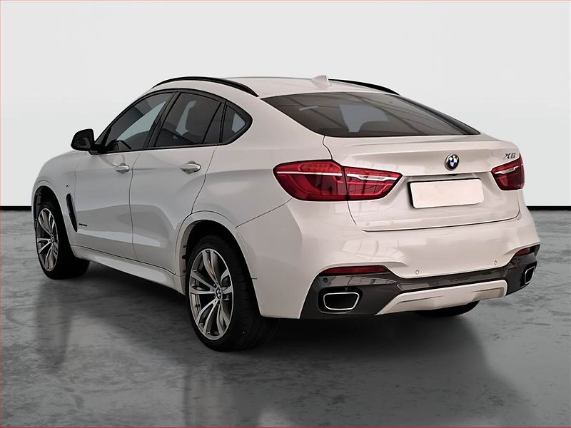 BMW X6 (2018) xDrive30d - fotka 4 z 24