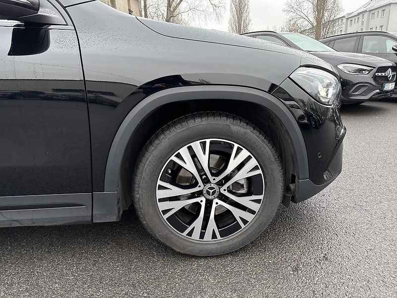 Mercedes-Benz GLA 200 d 4MATIC - fotka 16 z 16