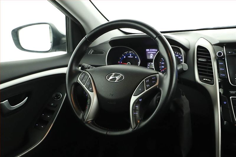Hyundai i30 (2016) Trend 1.4 CRDi, Serv.kniha - fotka 8 z 14