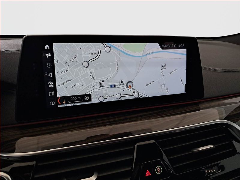 BMW Řada 6 (2018) Luxury Line 640i xDrive GT - fotka 24 z 25