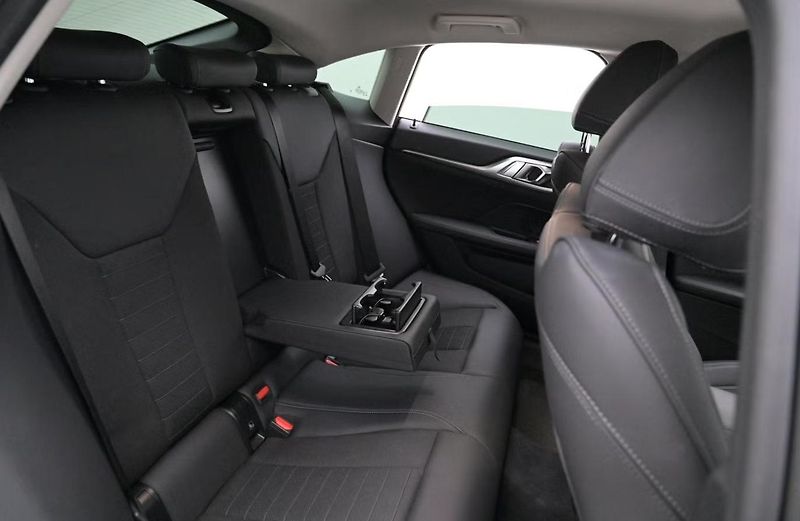BMW i4 eDrive40 GC SoH 96% Tažné Kam - fotka 20 z 26