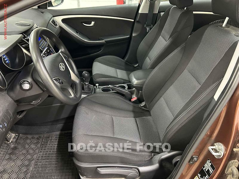 Hyundai i30 (2013) 1.4i, 2.maj,ČR, AC - fotka 3 z 3