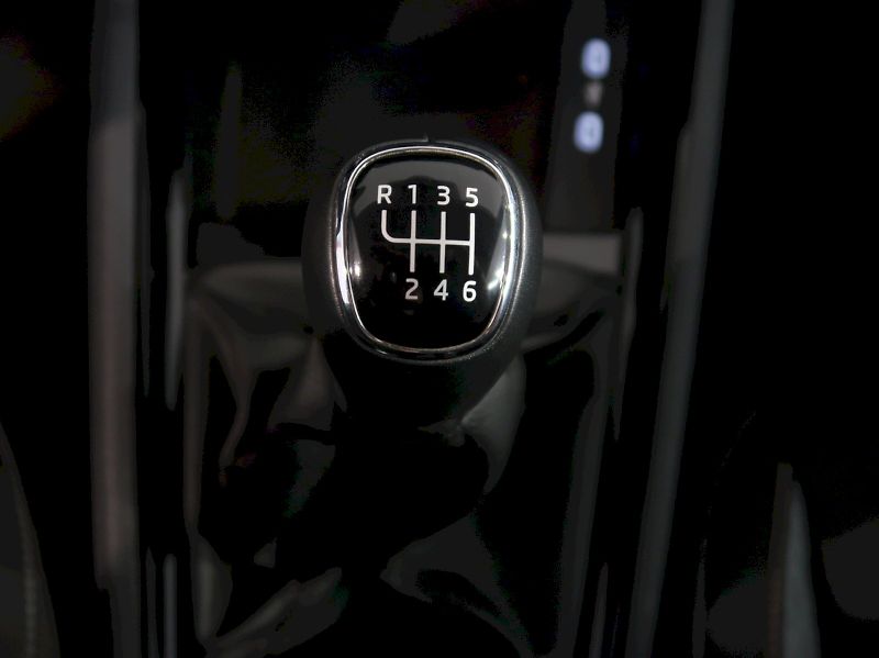 Škoda Kamiq (2026) SELECTION 1.0TSI 85KW - fotka 33 z 40