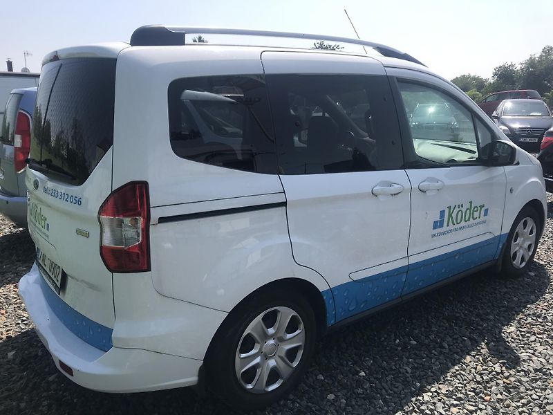 Ford Tourneo Courier 1.0 EcoBoost 74 KW VADA MOTORU - fotka 5 z 11