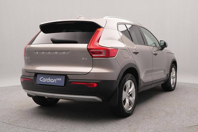 Volvo XC40 B4 MOMENTUM AUT  - fotka 10 z 47