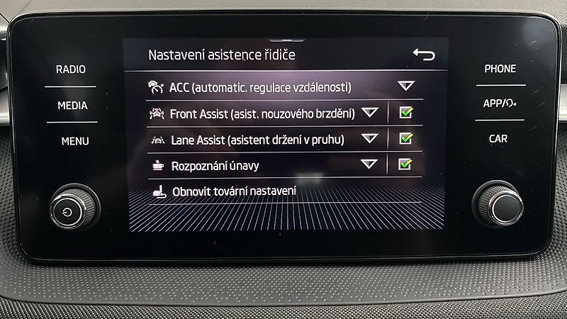 Škoda Fabia 1.0 TSI Style - fotka 23 z 23