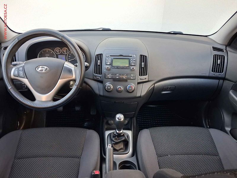 Hyundai i30 (2012) 1.6 dCi, 1.maj,ČR, AC, STK6 - fotka 8 z 15