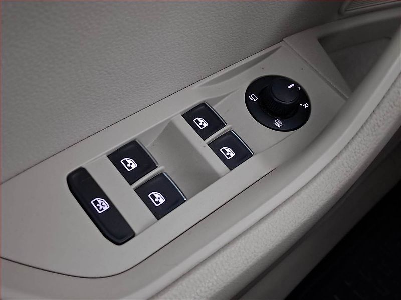 Škoda Superb (2015) 2.0 TDI, Automat, Navi - fotka 18 z 19