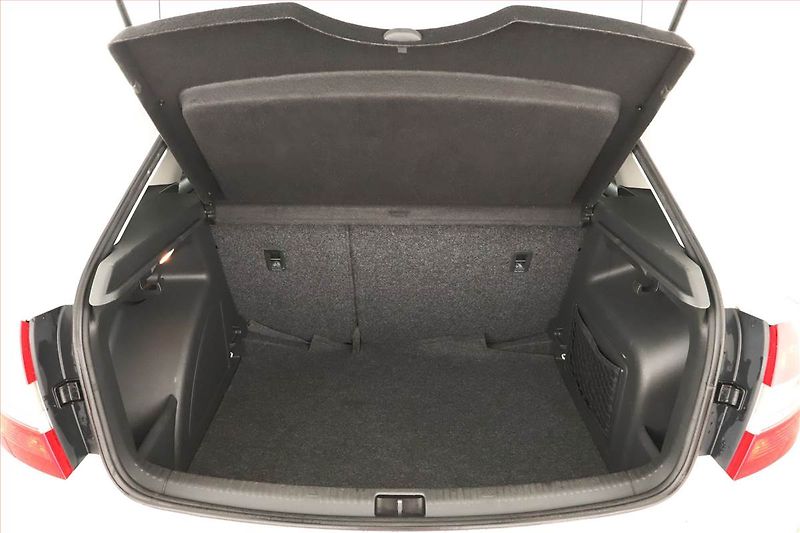 Škoda Rapid (2016) Spaceback 1.2 TSI, Tempomat - fotka 10 z 14