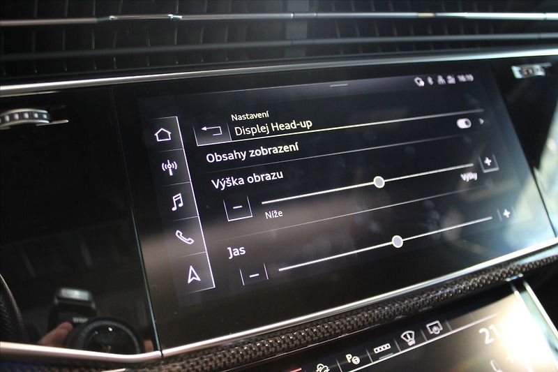 Audi Q7 50 TDi quattro Competition Plu - fotka 24 z 39
