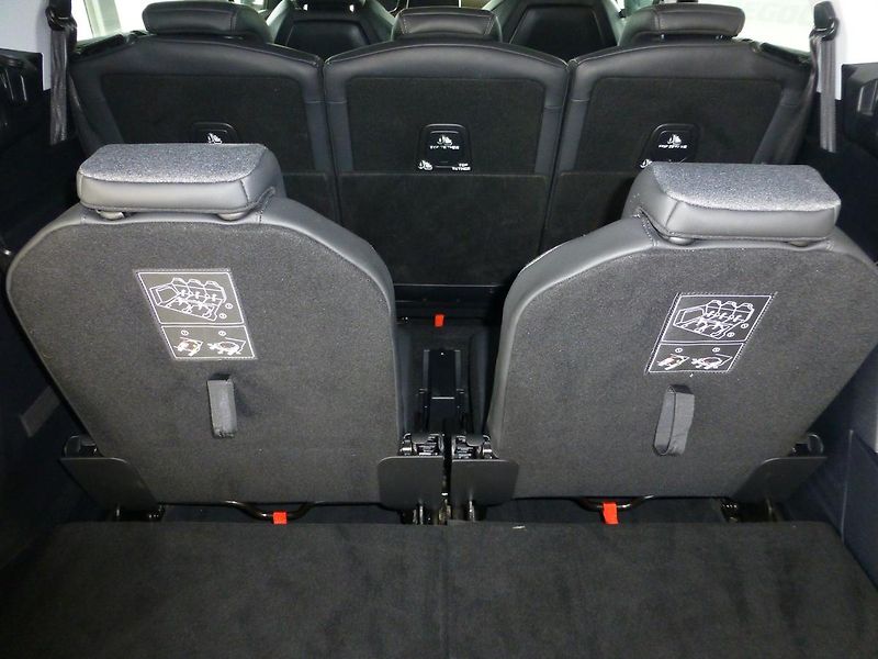 Peugeot 5008 (2020) 1,5HDI-96KW*NAVI**KAMERA*7MÍST - fotka 28 z 29