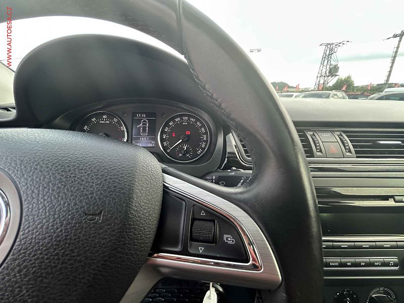 Škoda Rapid (2014) 1.2TSI, ČR, Xenon, panor. - fotka 17 z 17