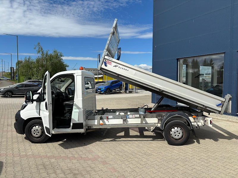 Peugeot Boxer (2020) 2.2 BlueHDi 140 MAN6 SKLÁPĚČ - fotka 6 z 23