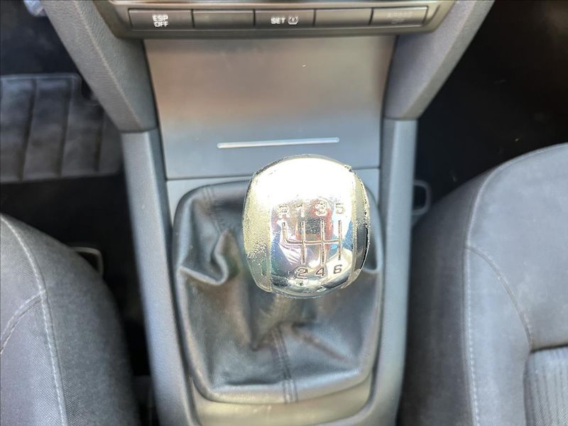 Škoda Octavia 2,0 TDi 103KW TAŽNÉ STK 7/2027 - fotka 19 z 32