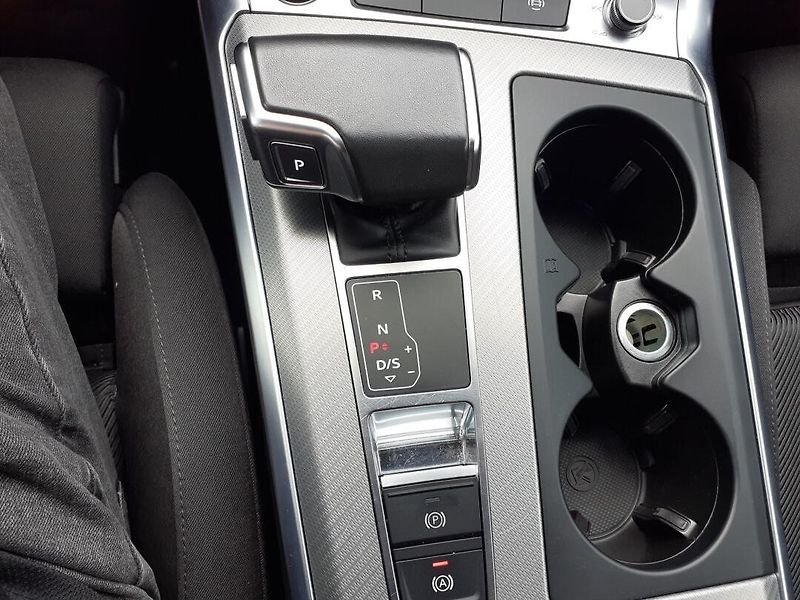 Audi A6 (2021) Avant 2.0 TDi Quattro - fotka 22 z 43
