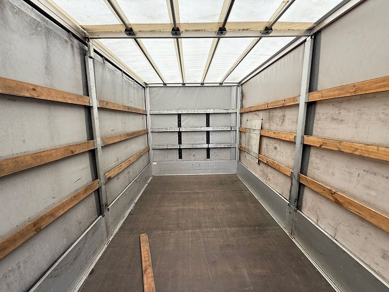 Renault Master 12 palet EURO 6 - fotka 18 z 19