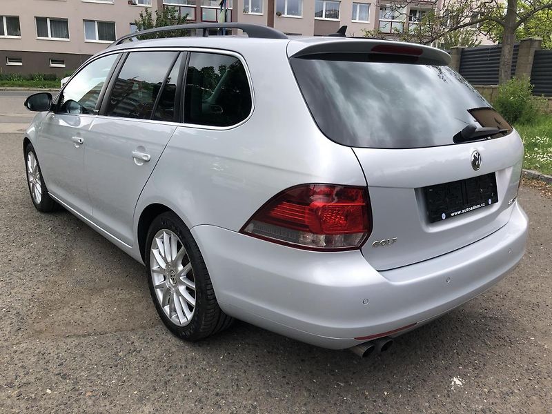 Volkswagen Golf Variant (2011) 2,0TDi STYLE nez. rezervace - fotka 3 z 68