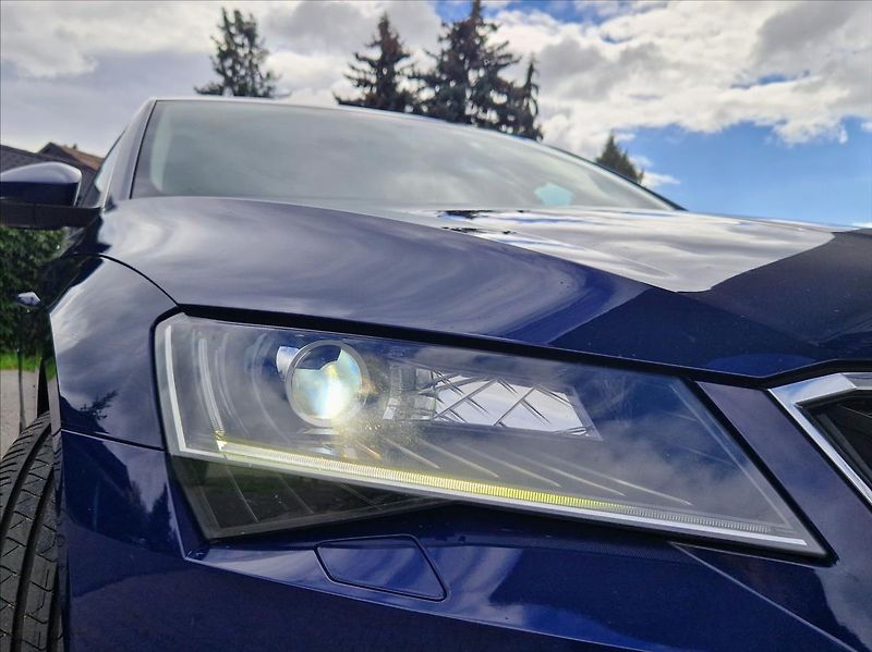 Škoda Superb 2,0 TDI 4x4 WEBASTO KAMERA TAŽ - fotka 9 z 41