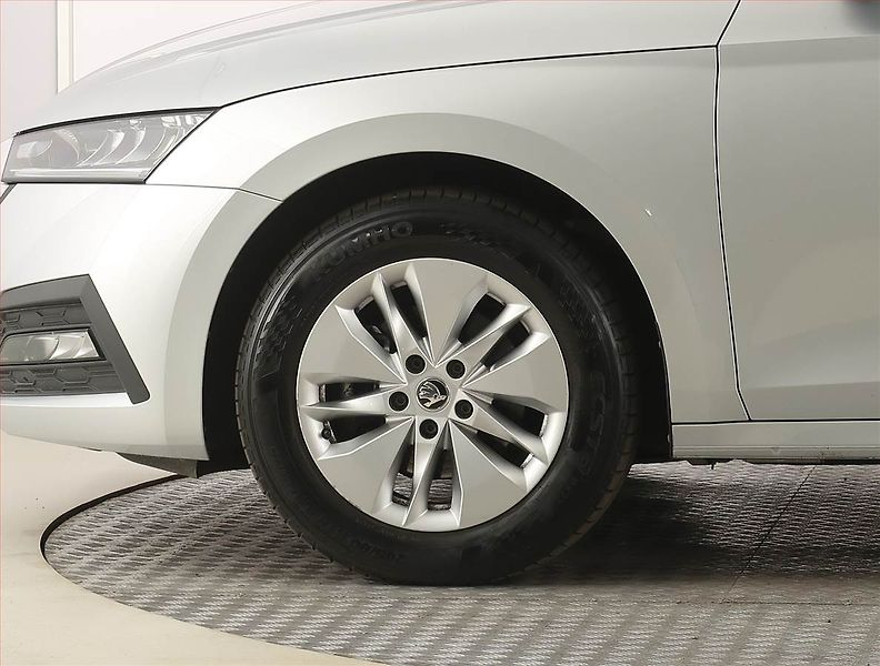 Škoda Octavia (2023) Ambition 2.0 TDI, digi klima - fotka 14 z 24