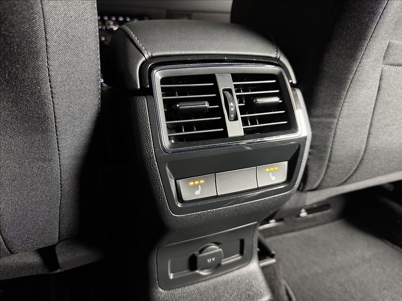 Škoda Karoq 2,0 TDi  DSG 4x4 Style Virtual - fotka 15 z 45