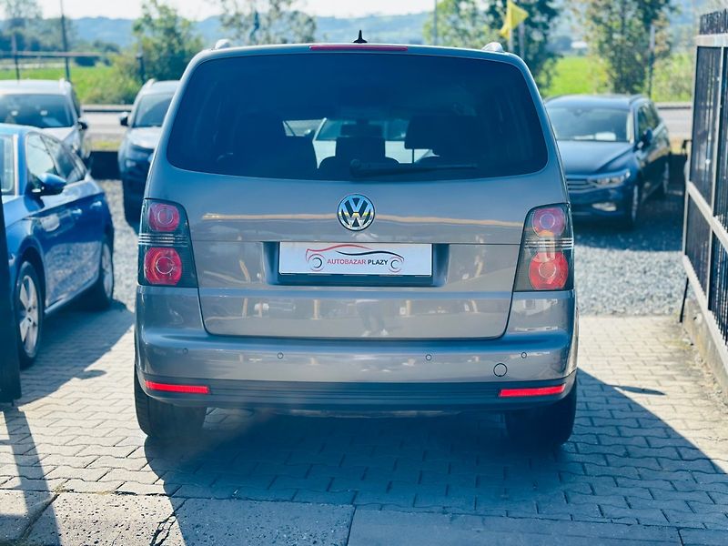 Volkswagen Touran (2009) 1.4TSi - fotka 5 z 16