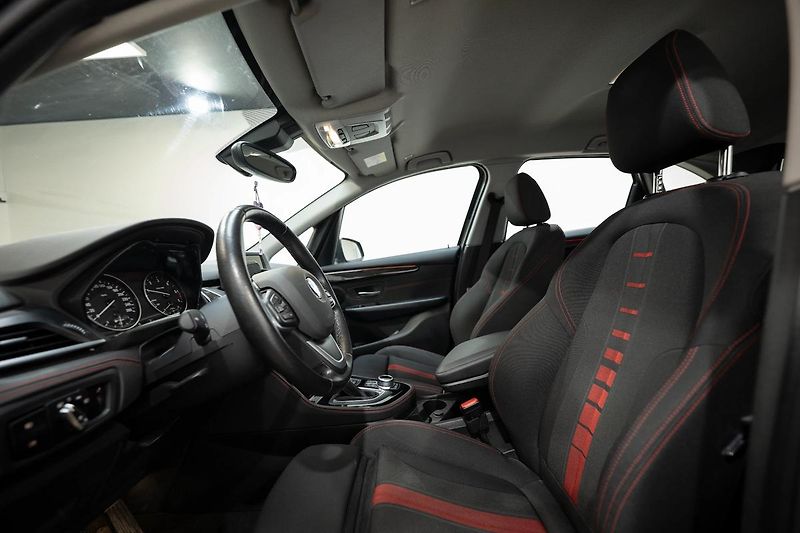 BMW Ostatní 216d Active Tourer - fotka 8 z 32