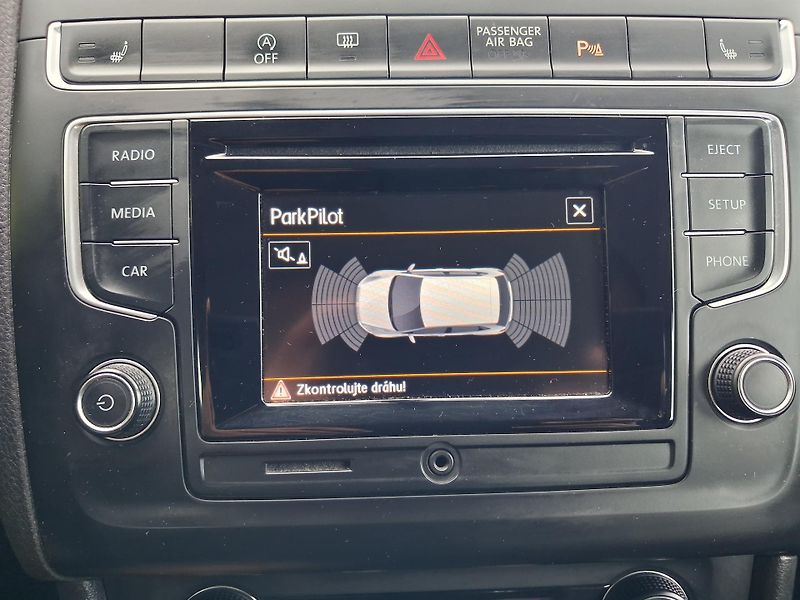 Volkswagen Polo (2016) 1,0MPi POUZE 65t.km! VYHŘ.SED. - fotka 32 z 45