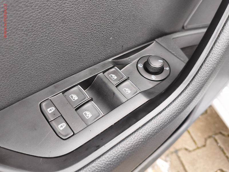 Škoda Superb (2019) 2.0 TDi 4x4, L&K, DSG, TZ, - fotka 13 z 19