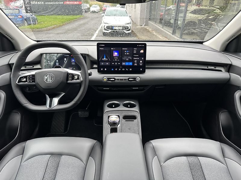 MG MGS5 EV (2025) EXCLUSIVE  - fotka 12 z 15