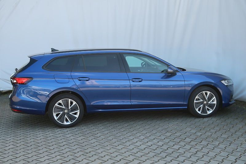 Škoda Superb (2024) Combi Selection 1,5 TSi / 150 - fotka 33 z 33