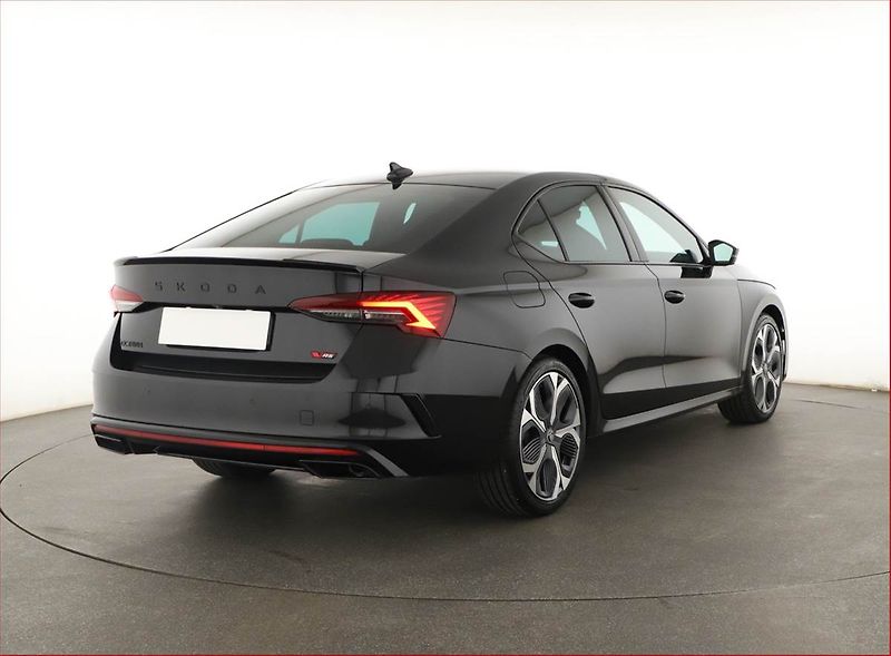 Škoda Octavia (2025) RS 2.0 TSI, RS, KEYLESS - fotka 5 z 20