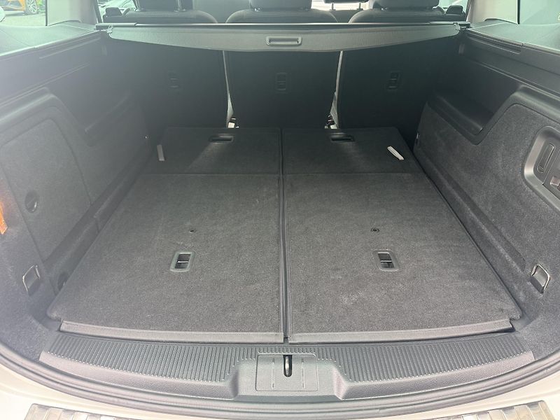 Volkswagen Sharan (2017) 2.0TDi 110kW 4M Highline 7míst - fotka 25 z 52