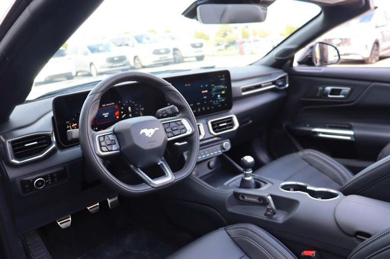 Ford Mustang (2026) 5.0 Convertible MagneRide - fotka 13 z 22