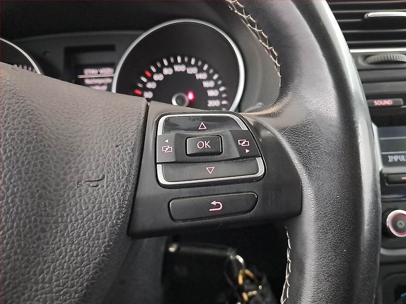 Volkswagen Golf (2012) 1.2 TSI, Park. senzory - fotka 20 z 20