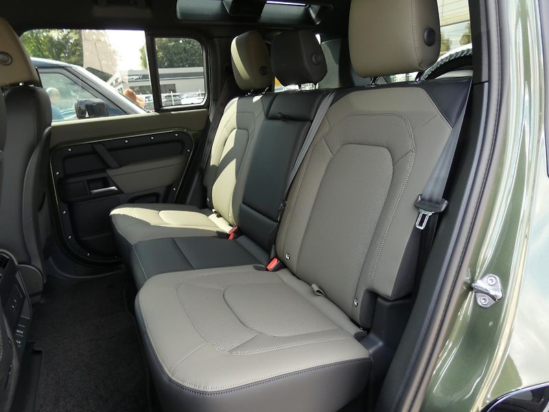 Land Rover Defender (2026) 110 X-Dynamic SE P425          - fotka 15 z 38