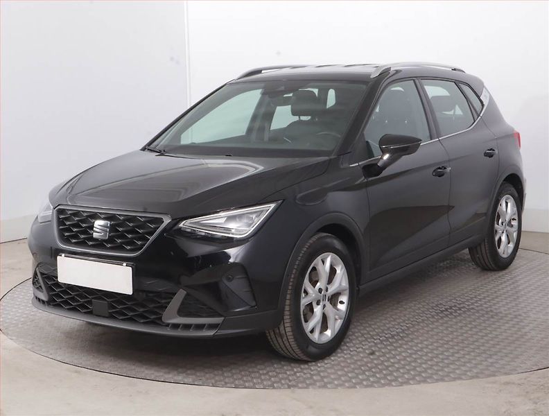 Seat Arona (2023) FR 1.0 TSI, Serv.kniha, Navi - fotka 2 z 15
