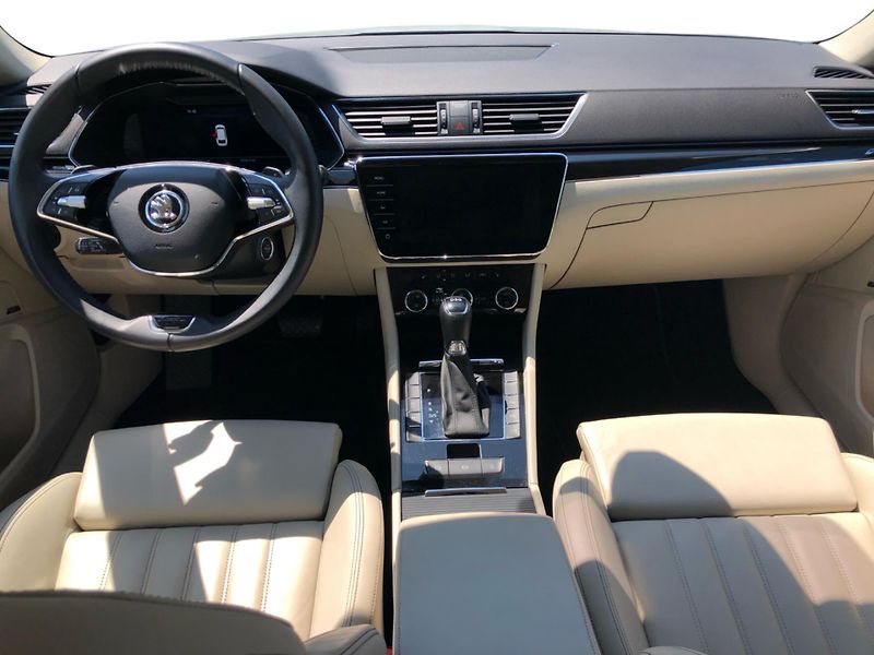 Škoda Superb Combi 2,0 TDI L&K TD 147 kW DS - fotka 5 z 30