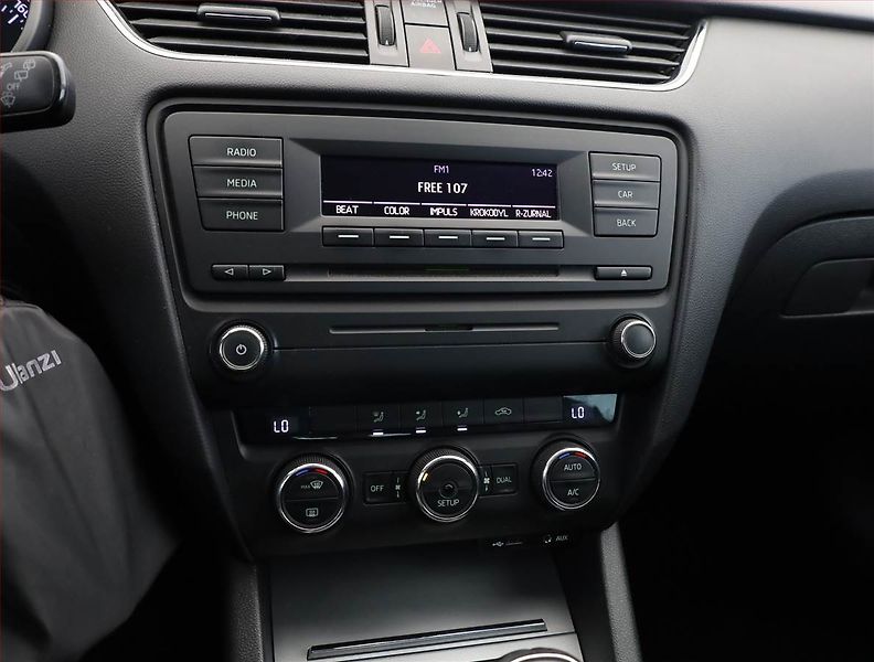 Škoda Octavia (2014) 1.6 TDI, 4X4, Tempomat - fotka 10 z 17