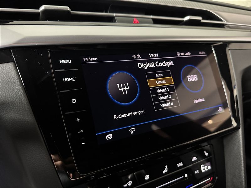Volkswagen Arteon Shooting Brake 1,4 TSi  DSG eHybrid R-line 36 - fotka 29 z 48