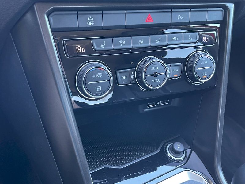 Volkswagen T-Roc (2019) 1.0 TSI 85 kW Comfortline - fotka 12 z 33