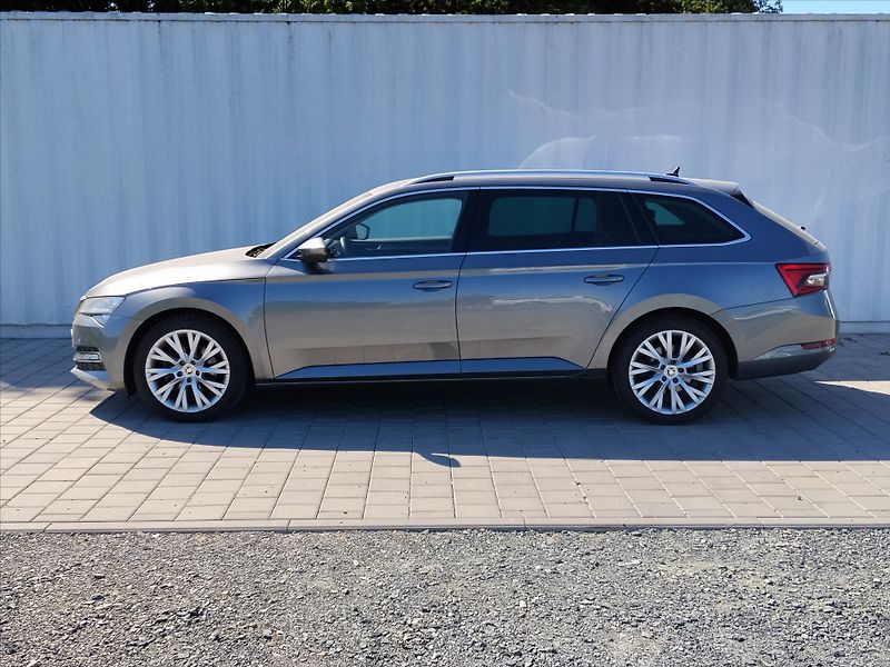 Škoda Superb 2,0   STYLE 110kW DSG Tasžné - fotka 2 z 35