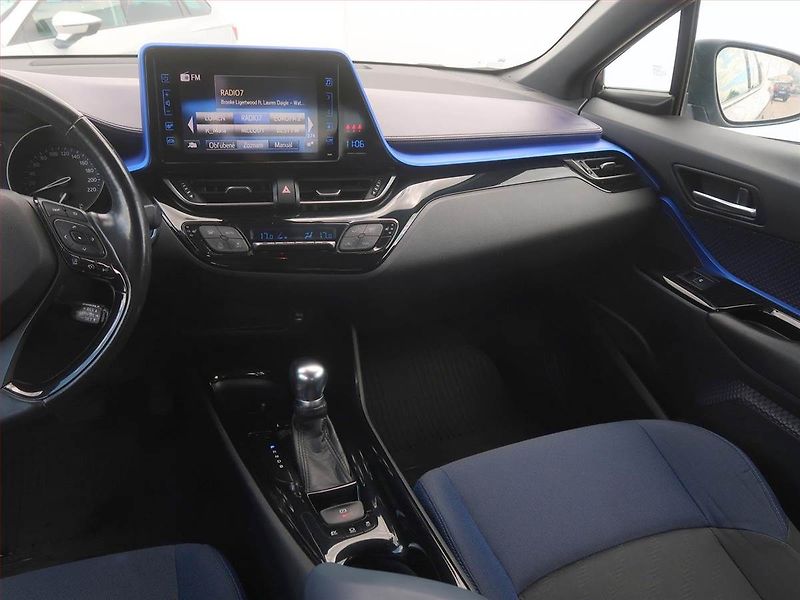 Toyota C-HR (2017) 1.8 Hybrid, Automat - fotka 8 z 18
