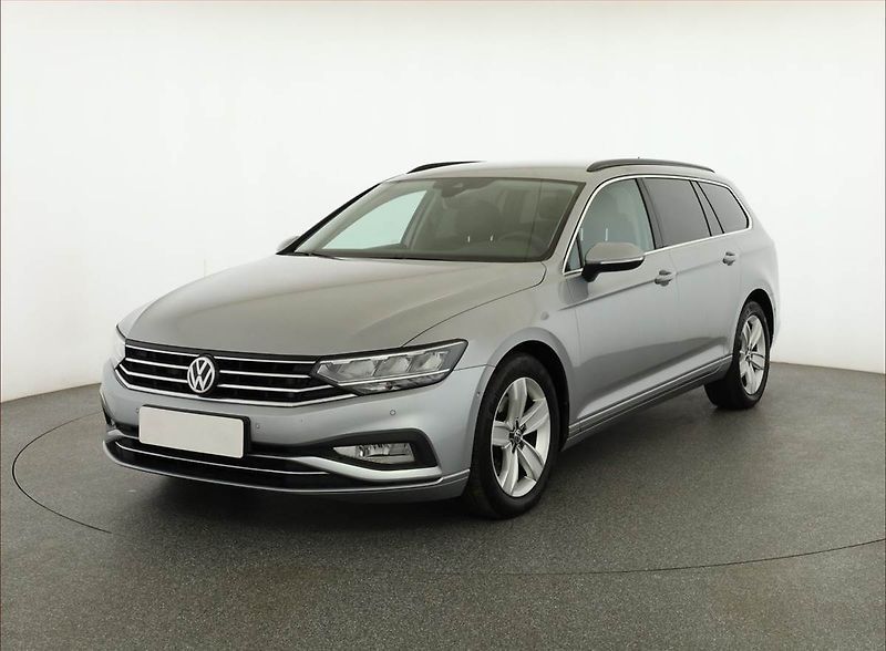 Volkswagen Passat (2019) Business 2.0 TDI, Automat - fotka 2 z 20