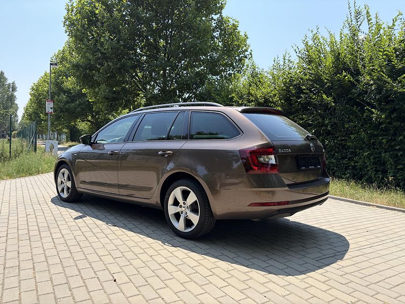 Škoda Octavia 2.0 TDi DSG CLEVER - fotka 6 z 28