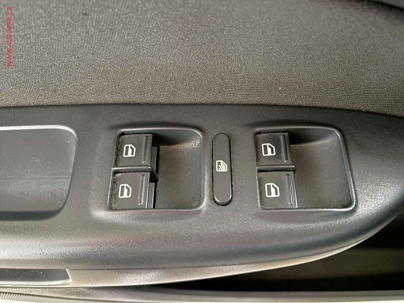 Škoda Octavia (2010) 1.6 TDI, STK10/28 - fotka 12 z 14